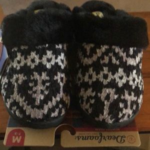 Dearfoams Women’s Slippers size M 7-8